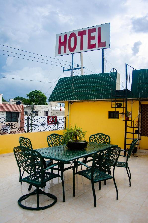 Hotel Villa Angeles Campeche Bagian luar foto